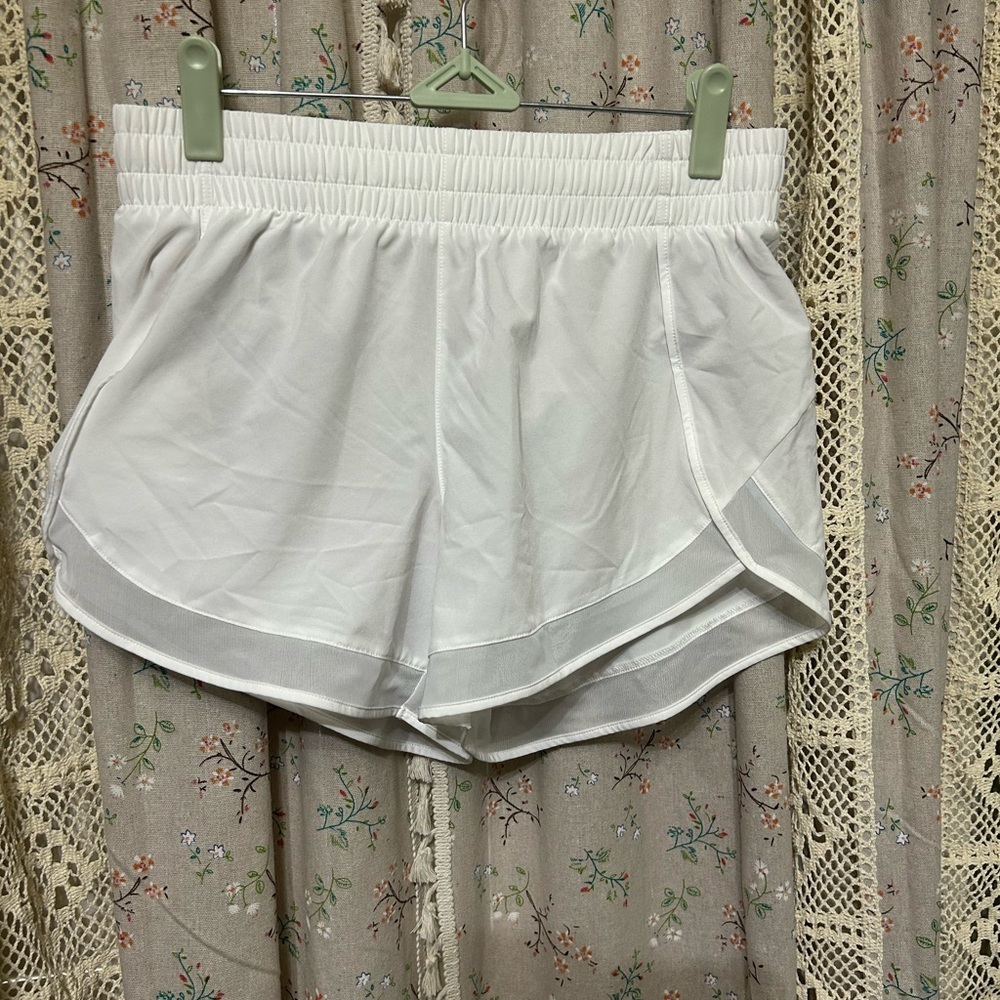 2/$28 Athleta Mesh Racer Run Mid Rise 4 Short Hidden Pocket Size XS - Picture 2 of 6